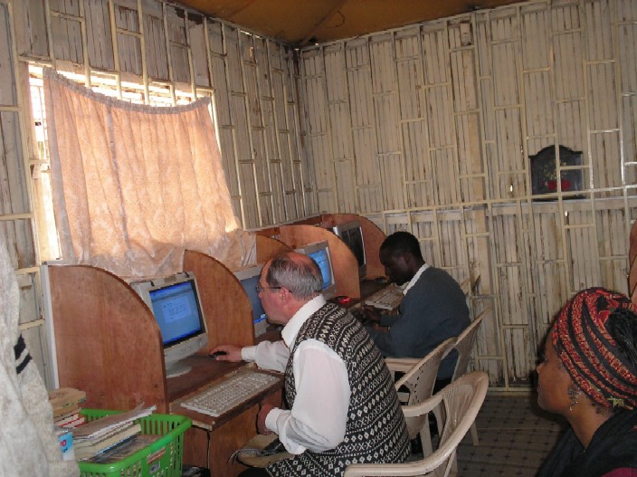 File:Mika in a Library-Majengo.jpg